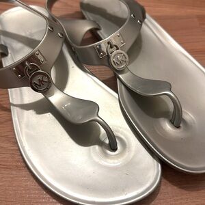 Michael Kors Mira Lock Logo Sandals - women size 8 - Silver Metallic